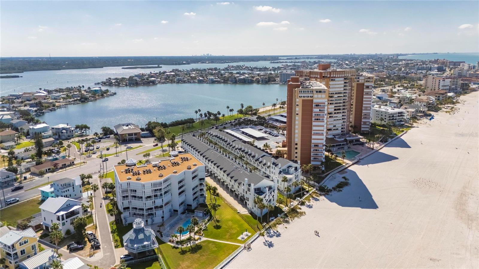 SUNSET REEF - Residential