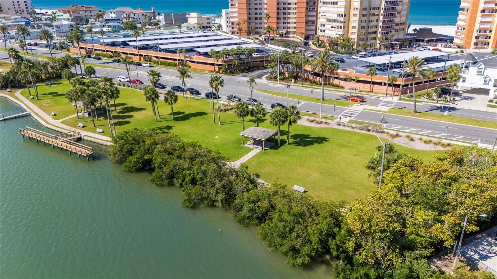 SUNSET REEF - Residential