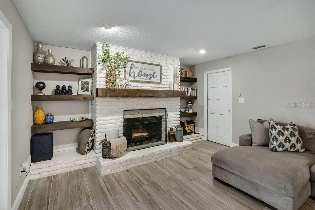 SPRING LAKE HILLS - Residential