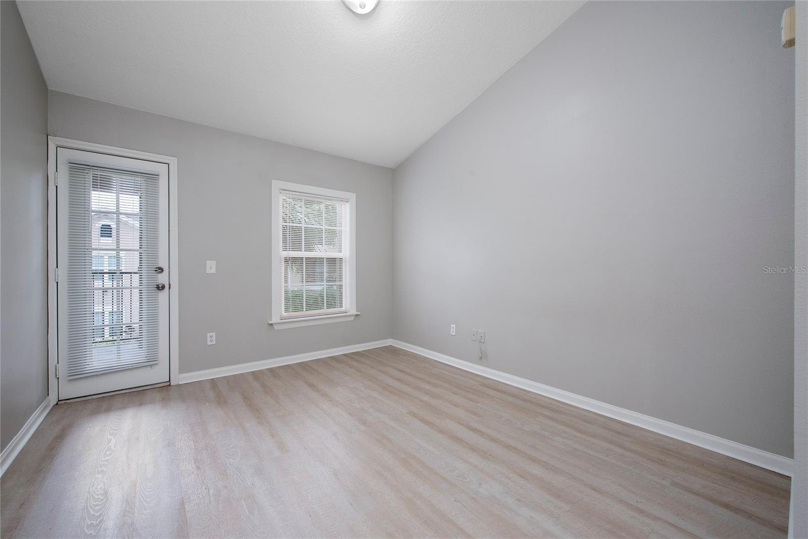 COURTNEY LNDG - Residential Lease