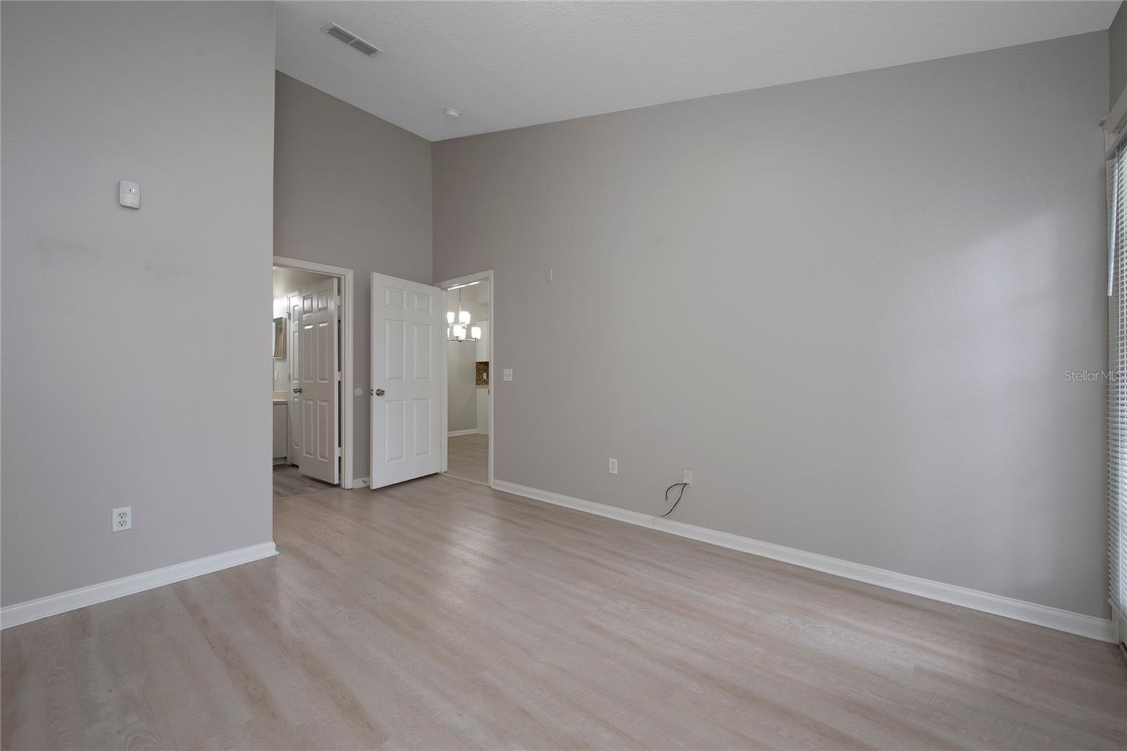 COURTNEY LNDG - Residential Lease