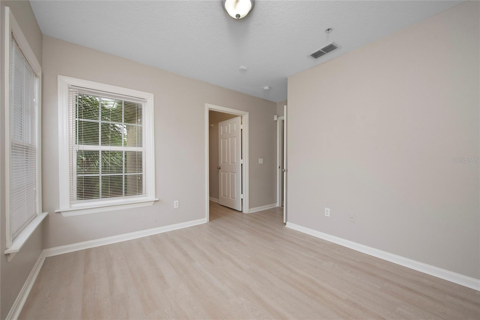 COURTNEY LNDG - Residential Lease
