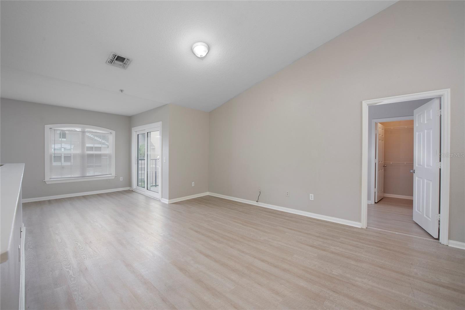 COURTNEY LNDG - Residential Lease