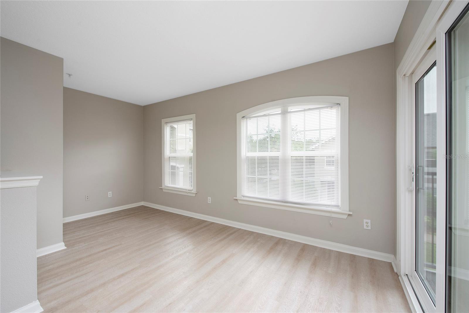 COURTNEY LNDG - Residential Lease