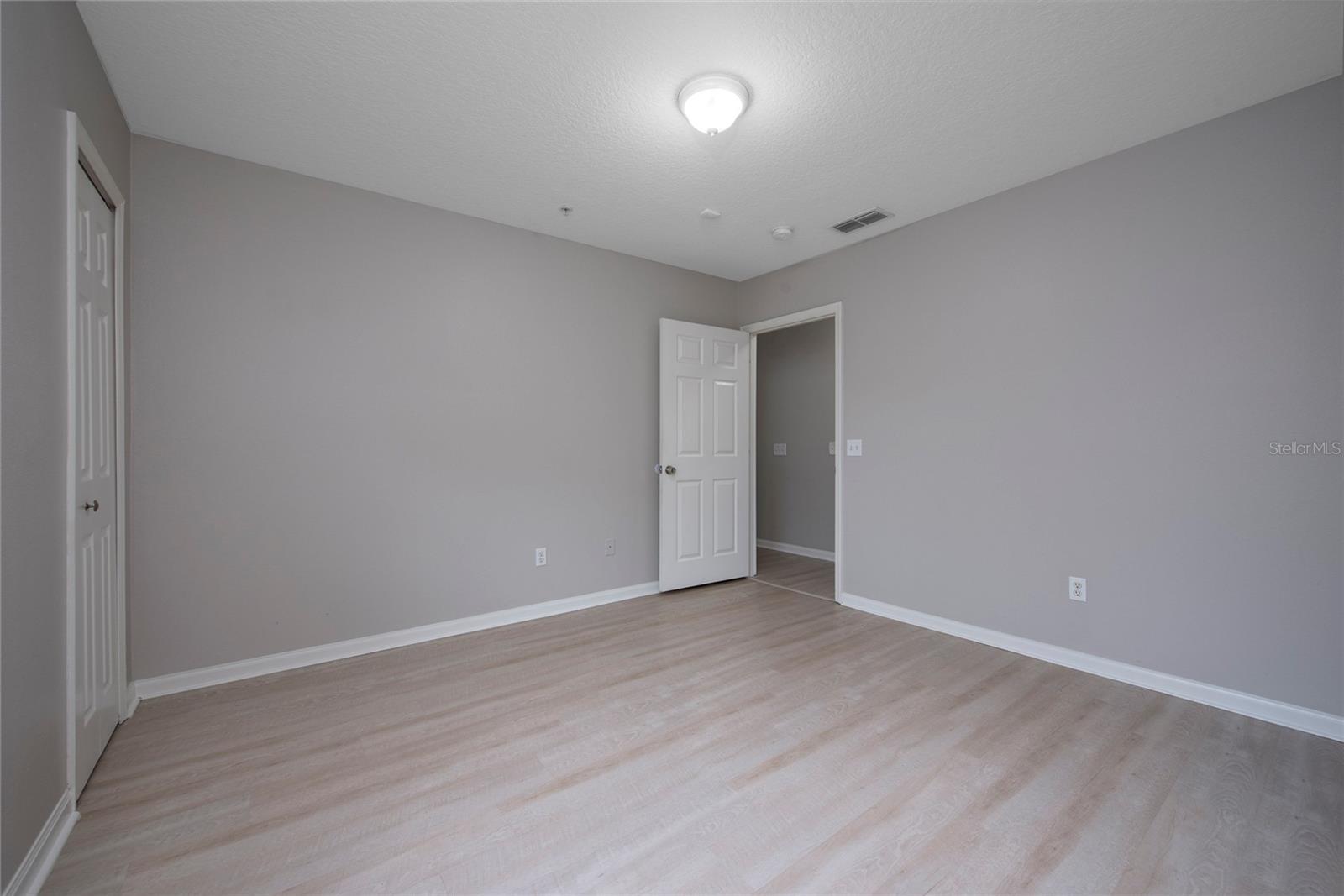 COURTNEY LNDG - Residential Lease