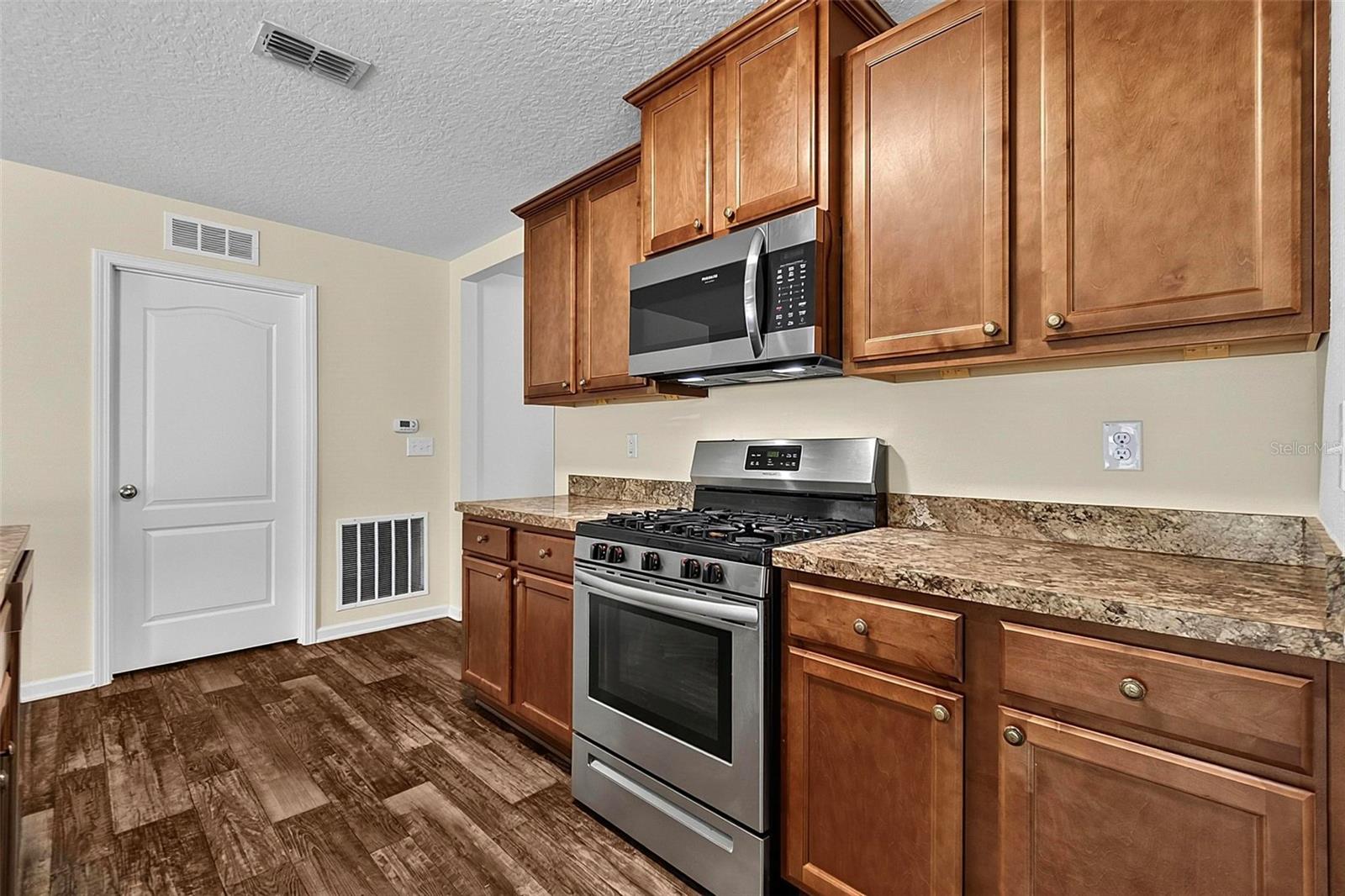 GRAND RESERVE & GOLF CLUB UN 01 - Residential Lease
