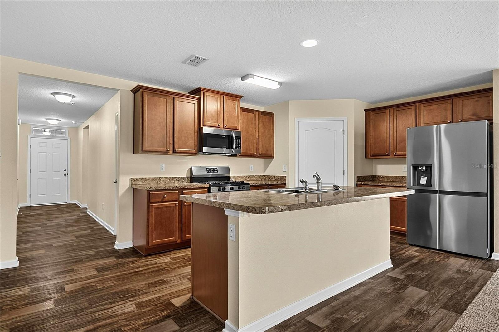 GRAND RESERVE & GOLF CLUB UN 01 - Residential Lease