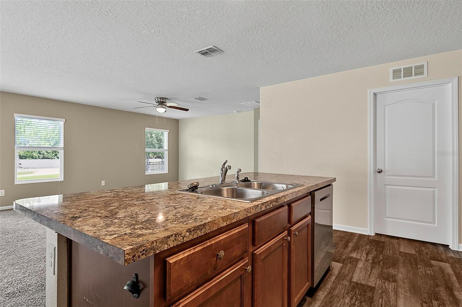 GRAND RESERVE & GOLF CLUB UN 01 - Residential Lease
