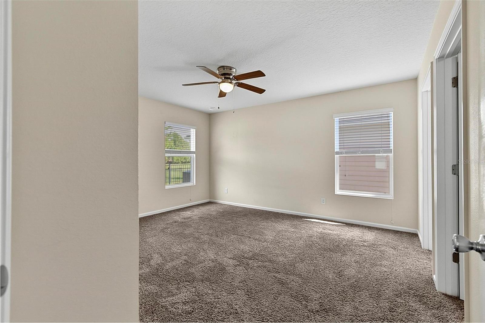 GRAND RESERVE & GOLF CLUB UN 01 - Residential Lease