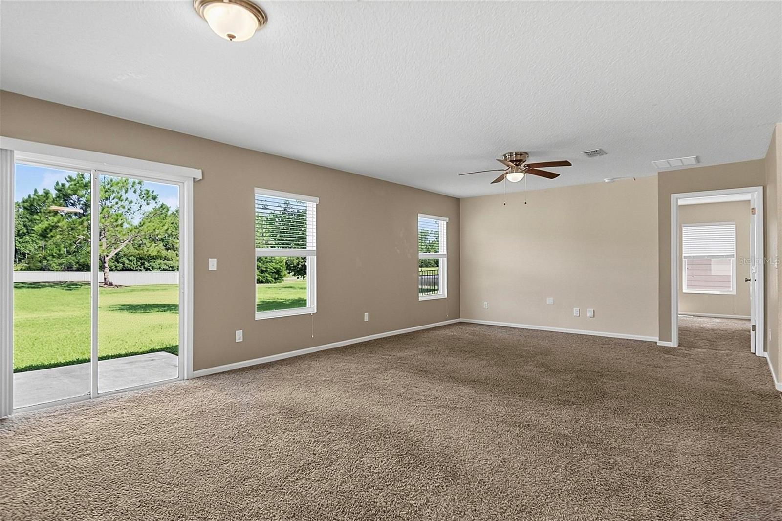GRAND RESERVE & GOLF CLUB UN 01 - Residential Lease