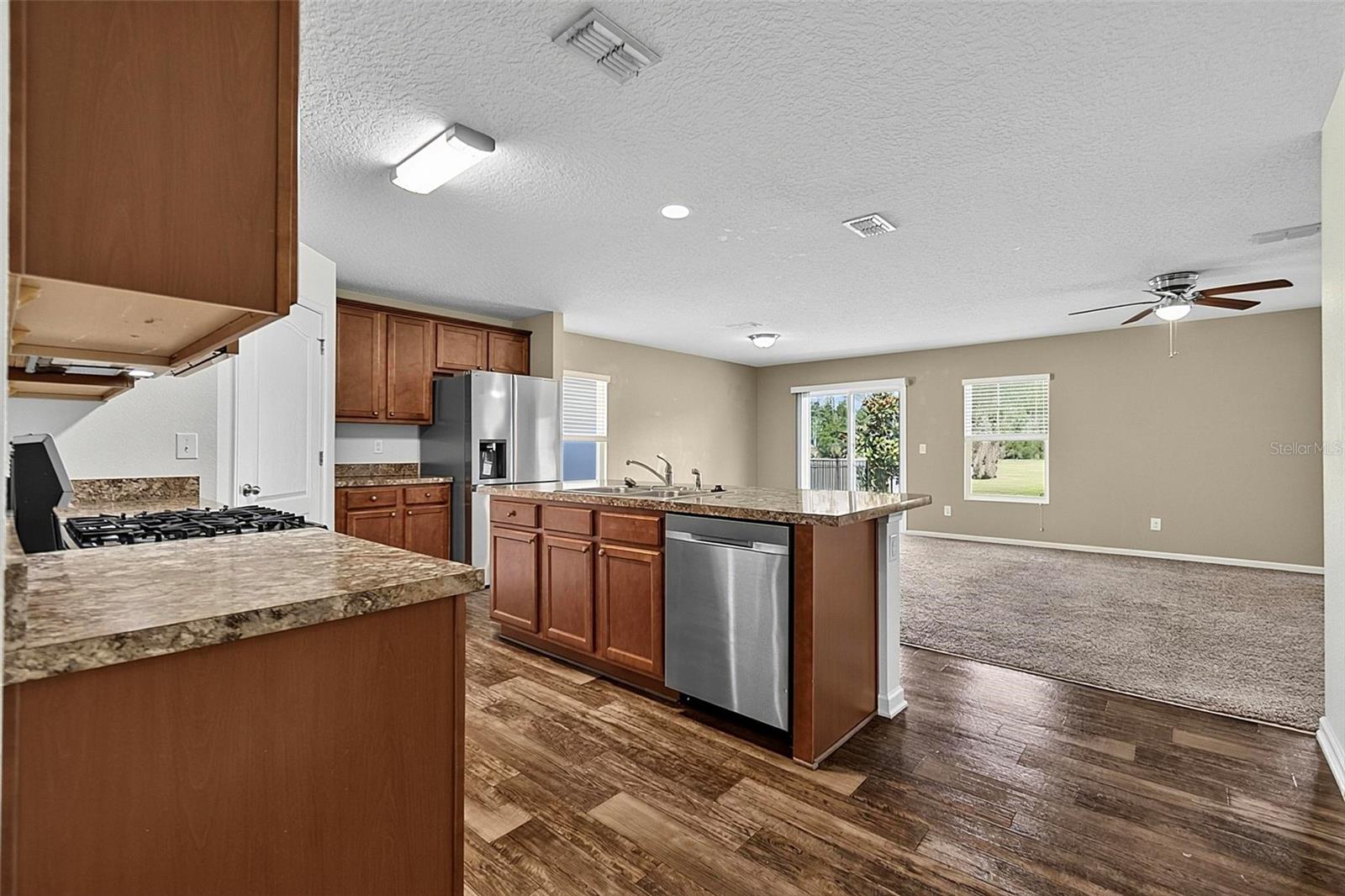 GRAND RESERVE & GOLF CLUB UN 01 - Residential Lease