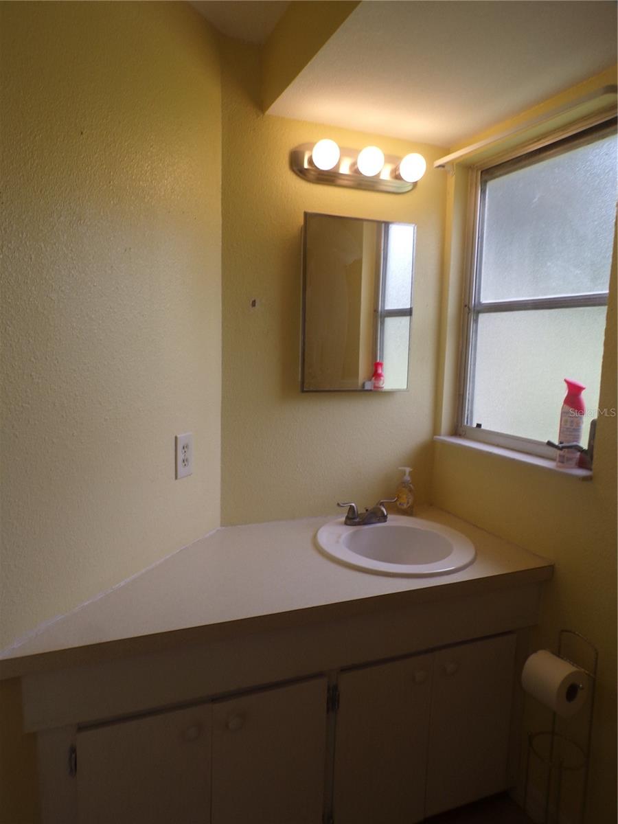 RIDGE HARBOR - Residential Lease