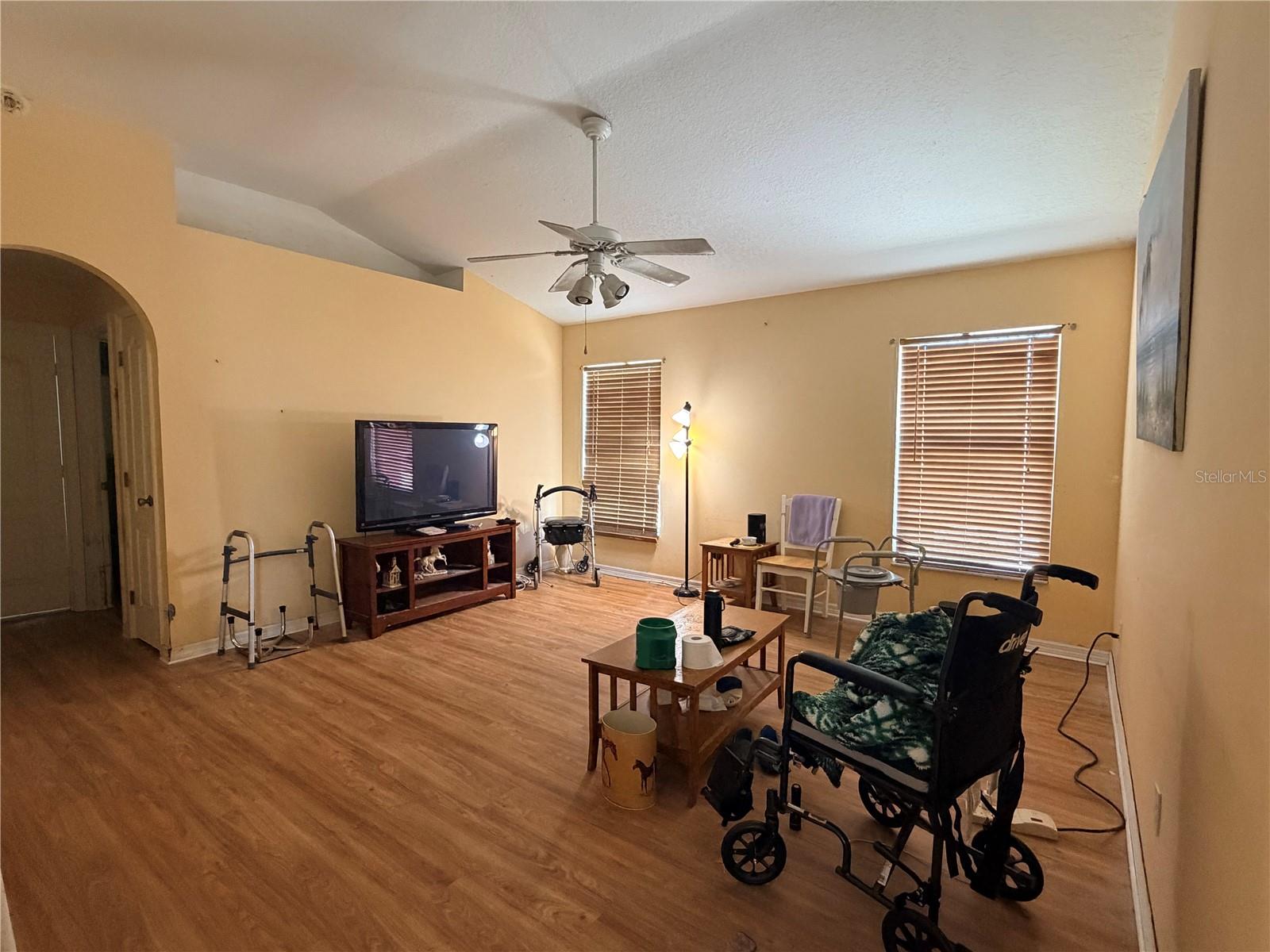 EASTRIDGE PH 01 - Residential