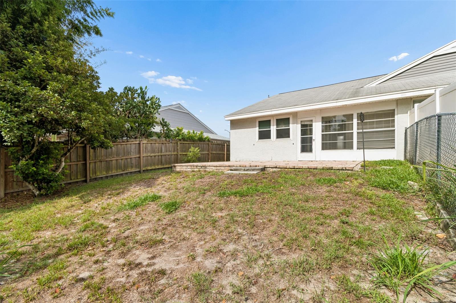 CLOVERPLACE CONDO - Residential