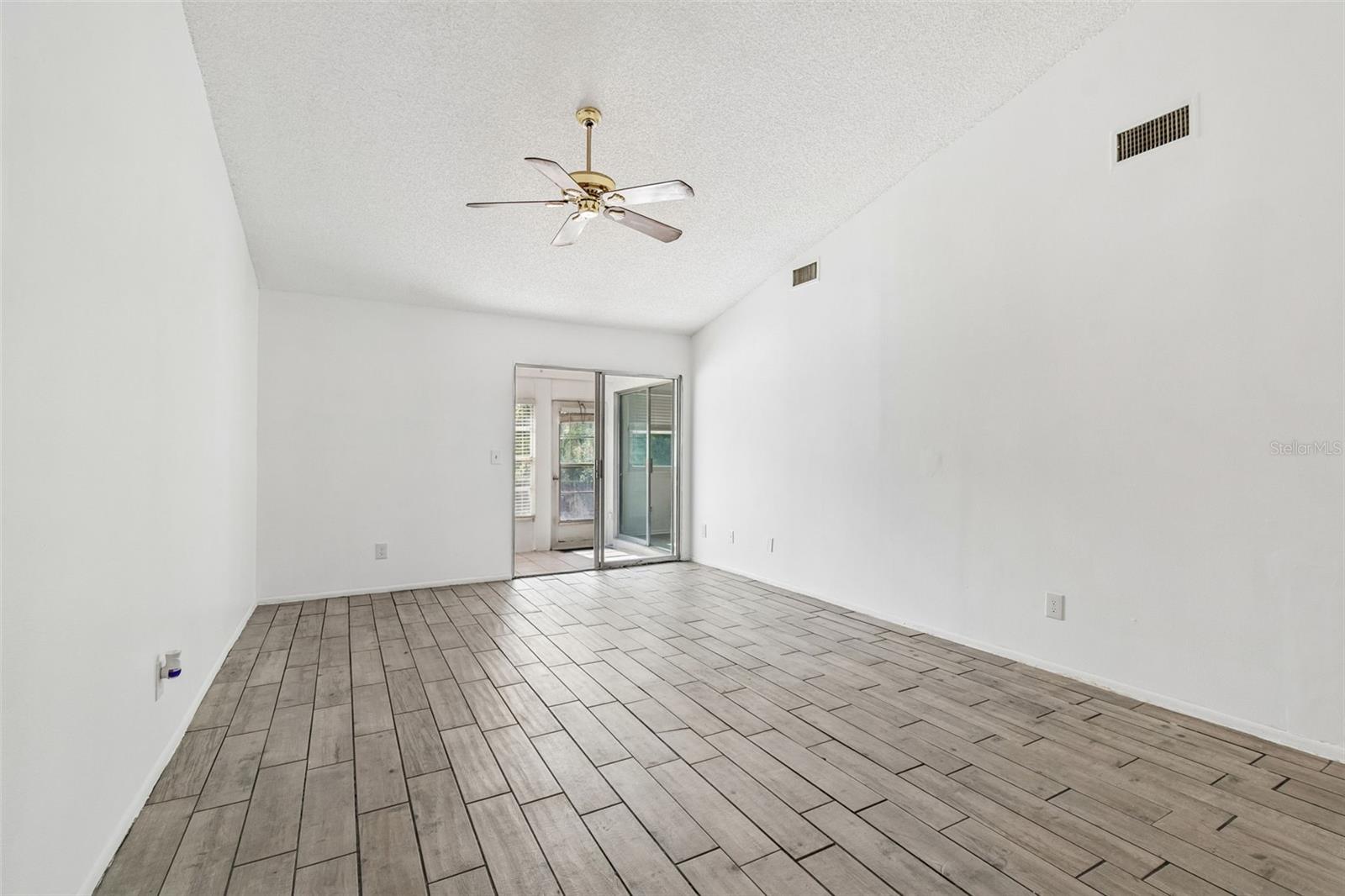 CLOVERPLACE CONDO - Residential