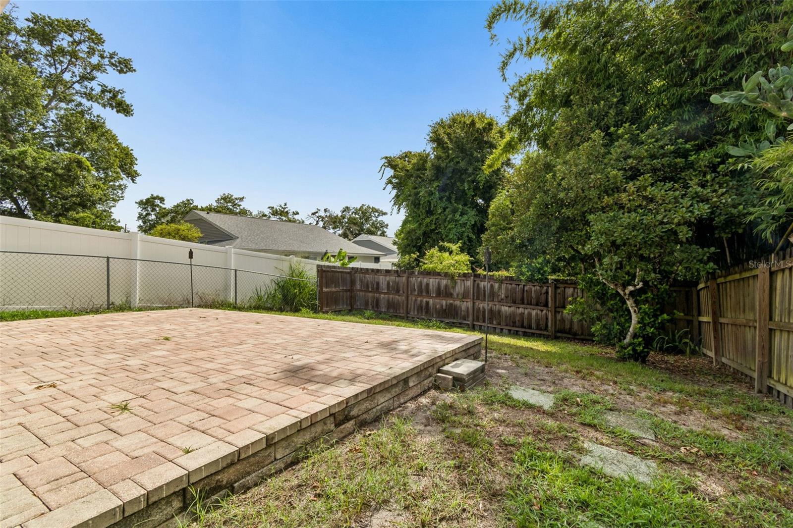 CLOVERPLACE CONDO - Residential