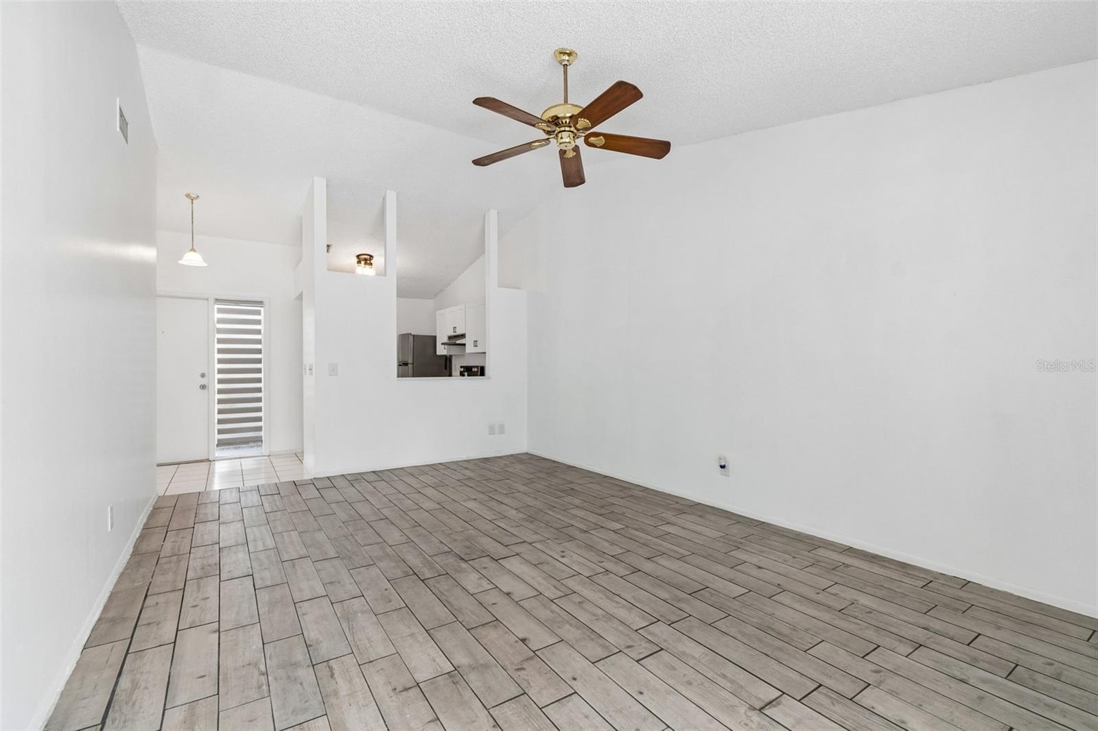 CLOVERPLACE CONDO - Residential