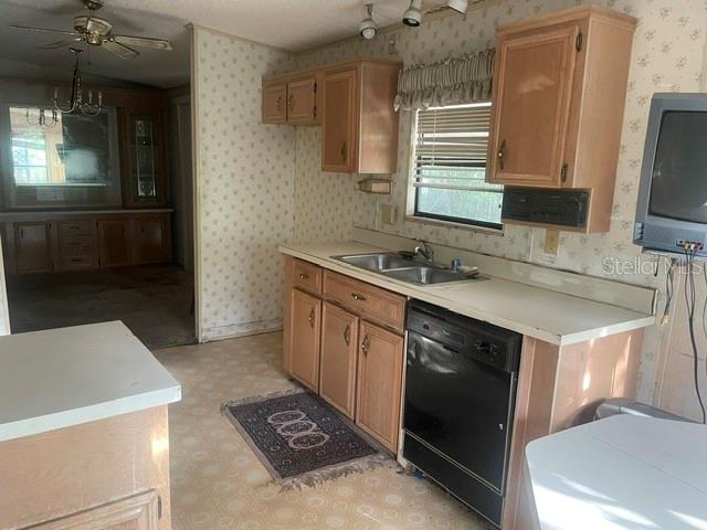 DIXIE GRVS ESTATES - Residential