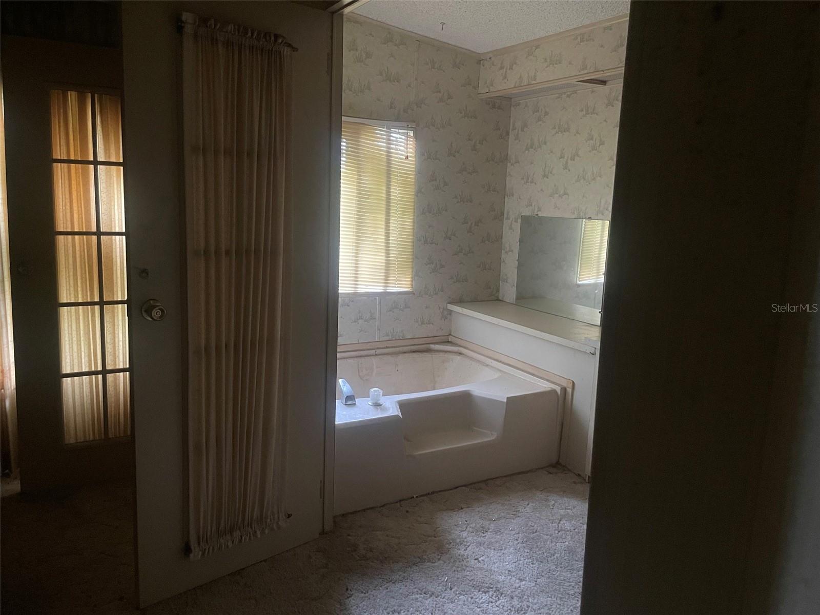 DIXIE GRVS ESTATES - Residential