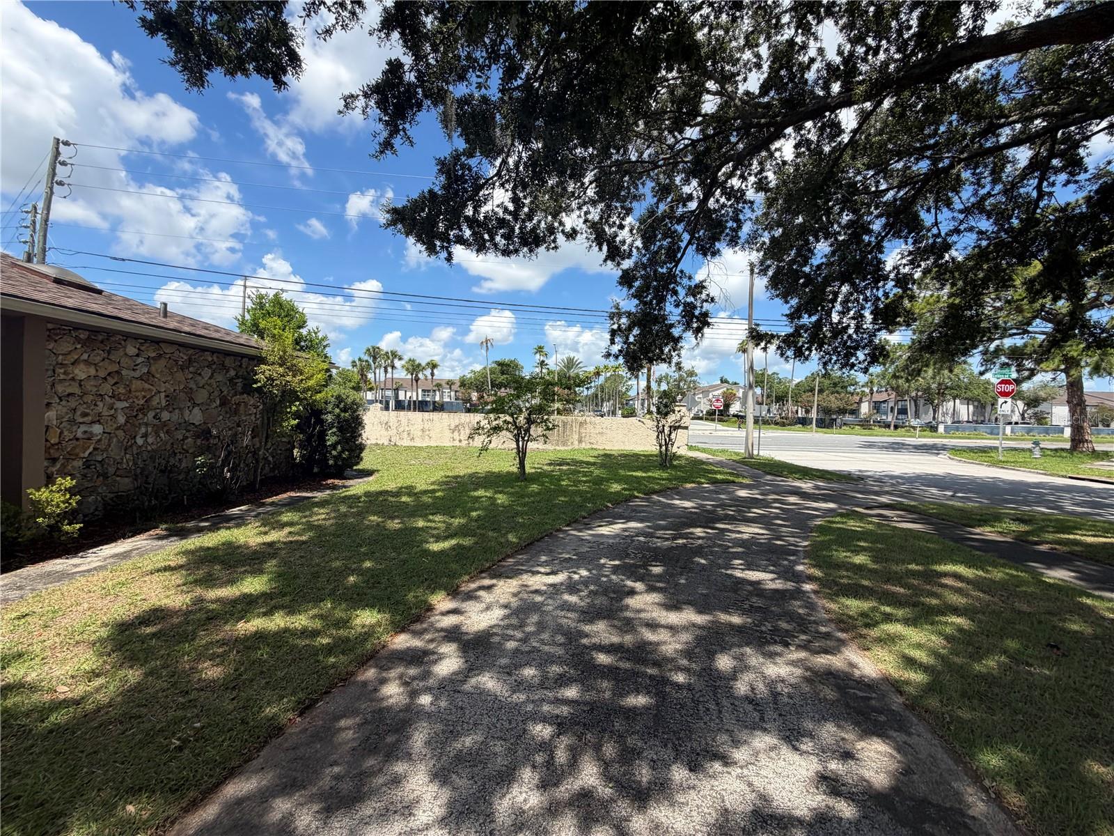 LAKE WAUNATTA VILLAGE - Residential