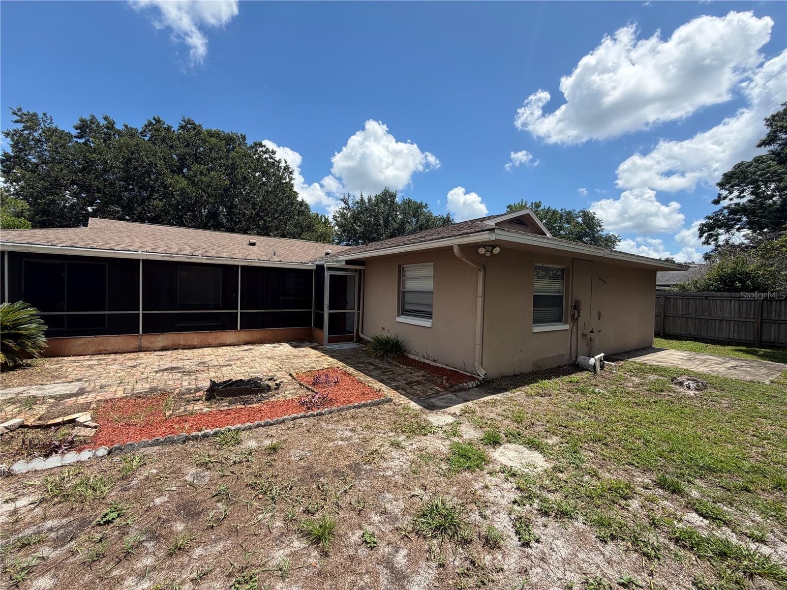 LAKE WAUNATTA VILLAGE - Residential