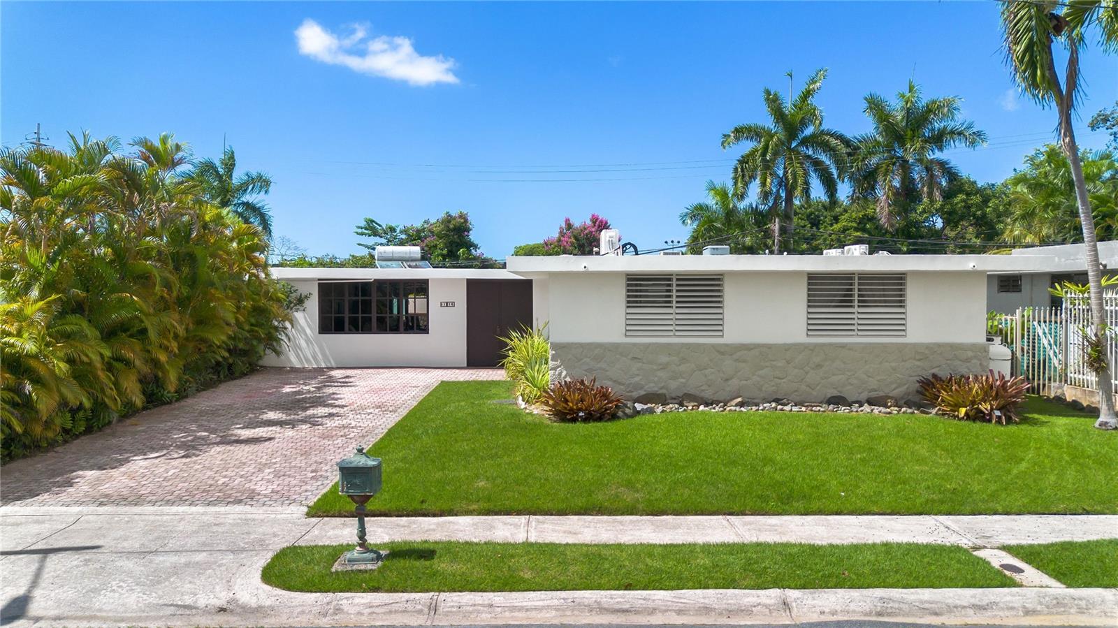 URBANIZACION TORRIMAR - Residential