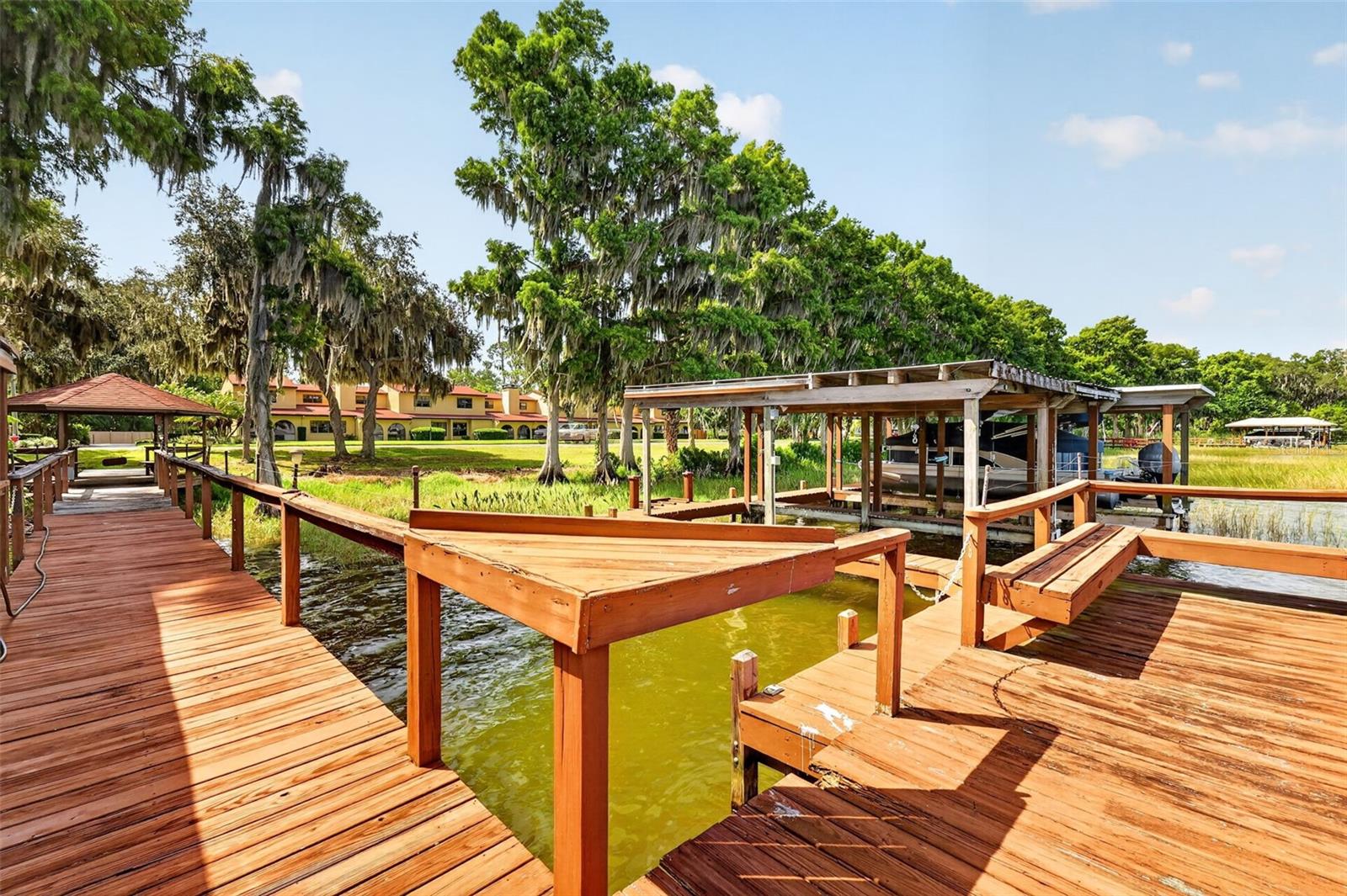 FAIROAKS CONDO - Residential