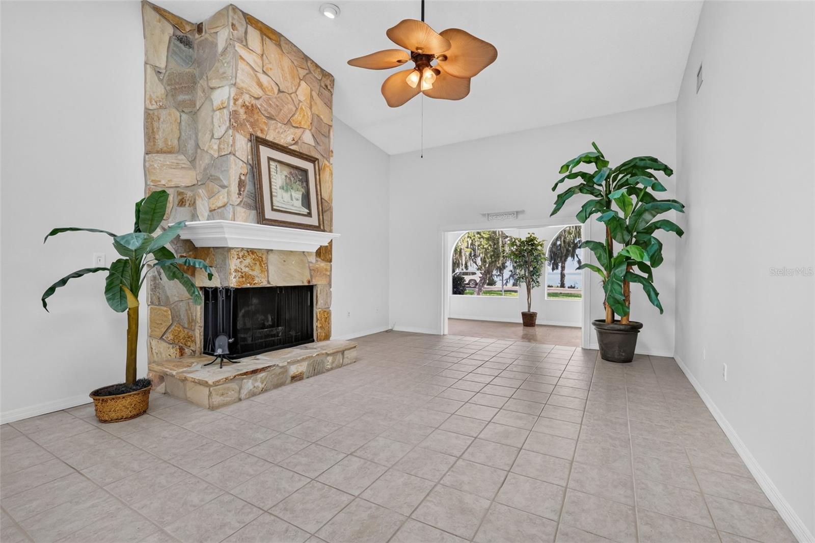 FAIROAKS CONDO - Residential
