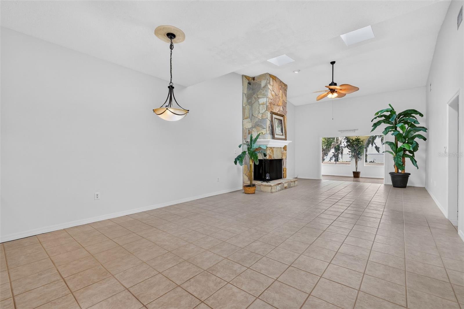 FAIROAKS CONDO - Residential