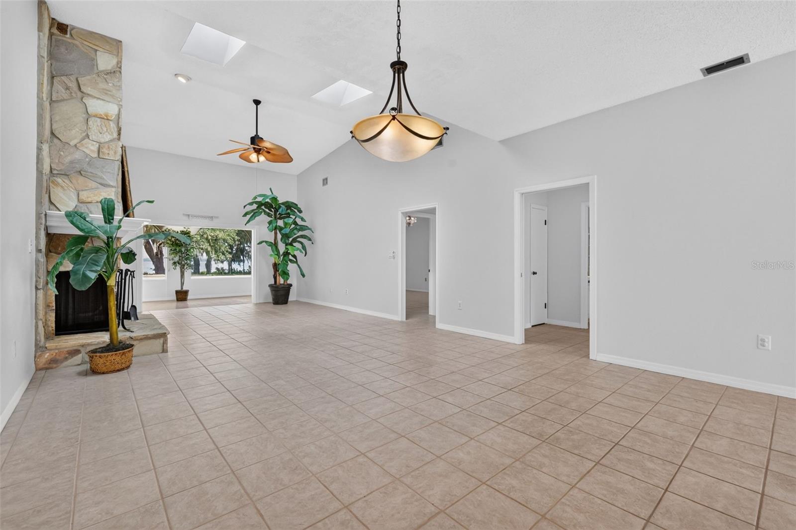 FAIROAKS CONDO - Residential