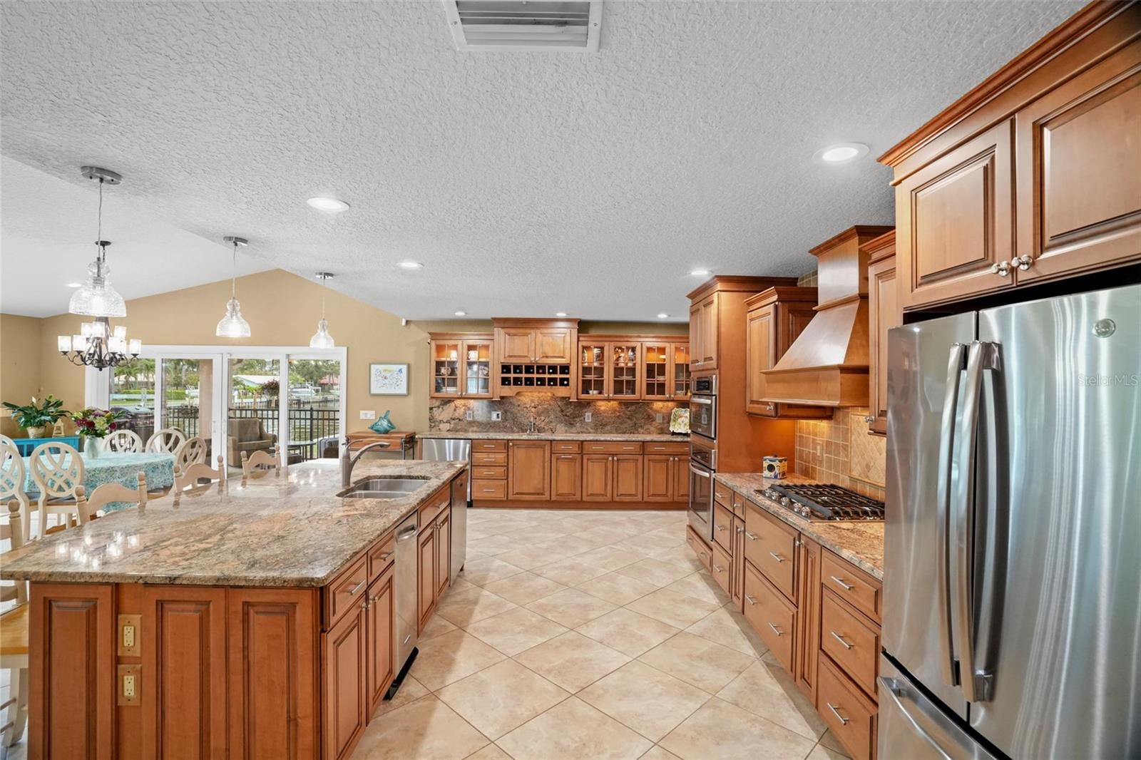 VENETIAN ISLES - Residential