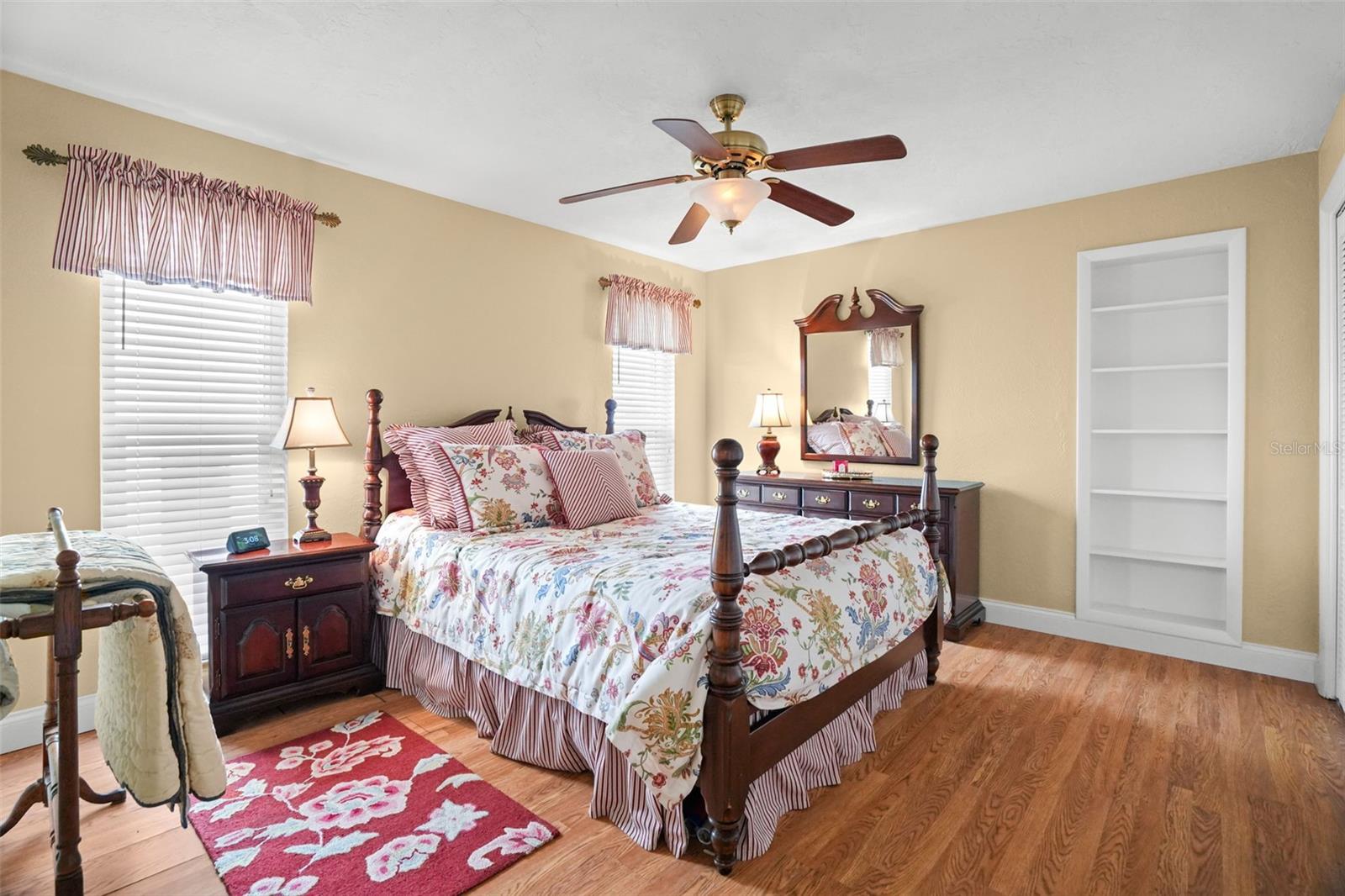 VENETIAN ISLES - Residential