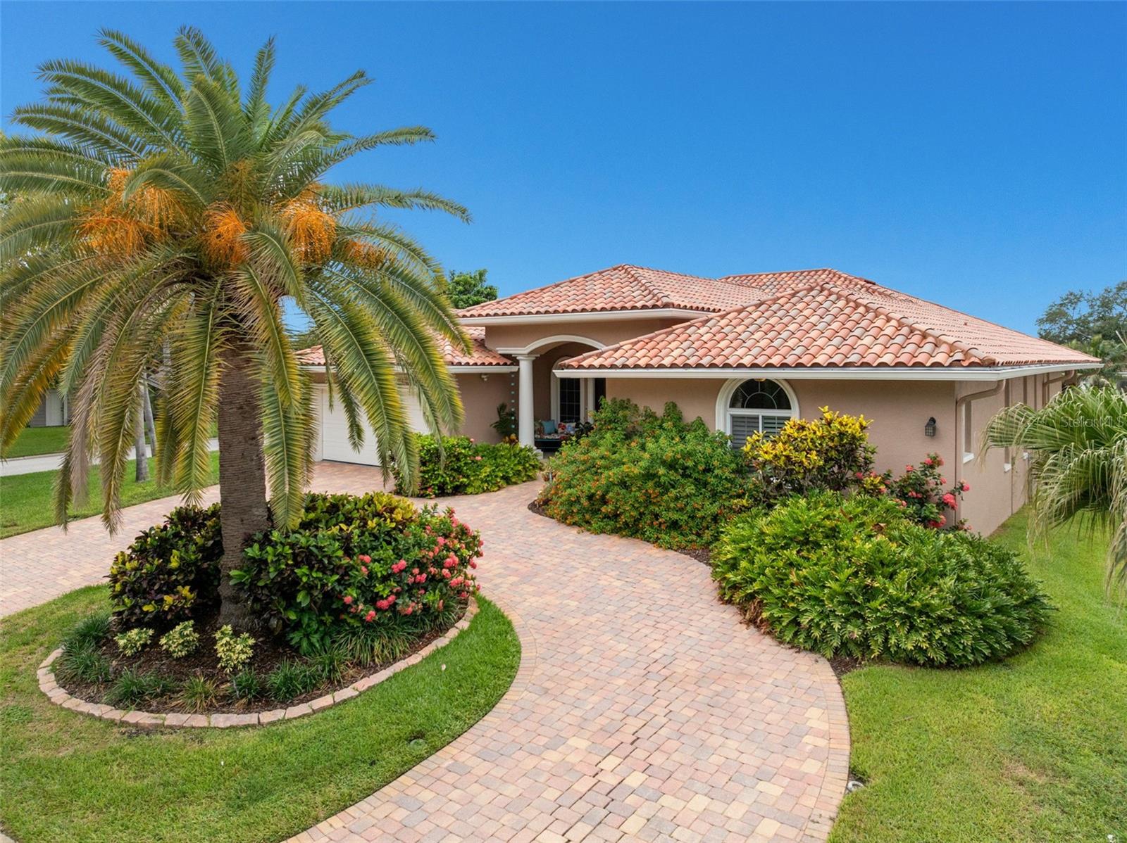 VENETIAN ISLES - Residential