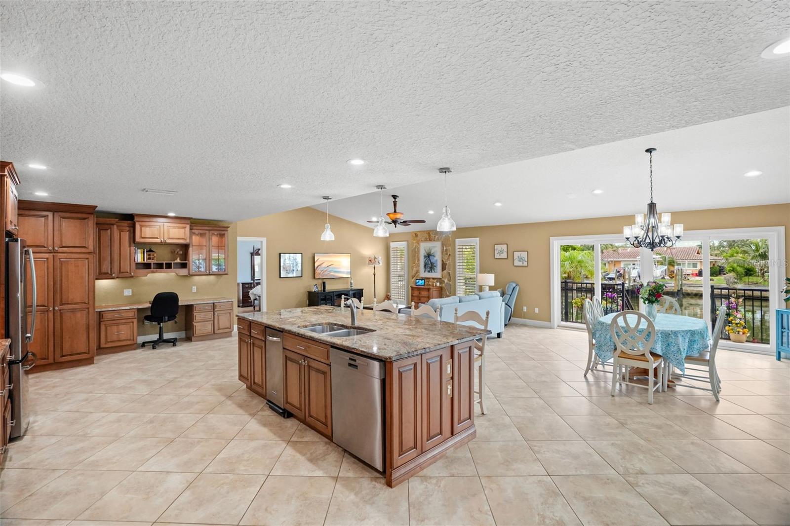 VENETIAN ISLES - Residential