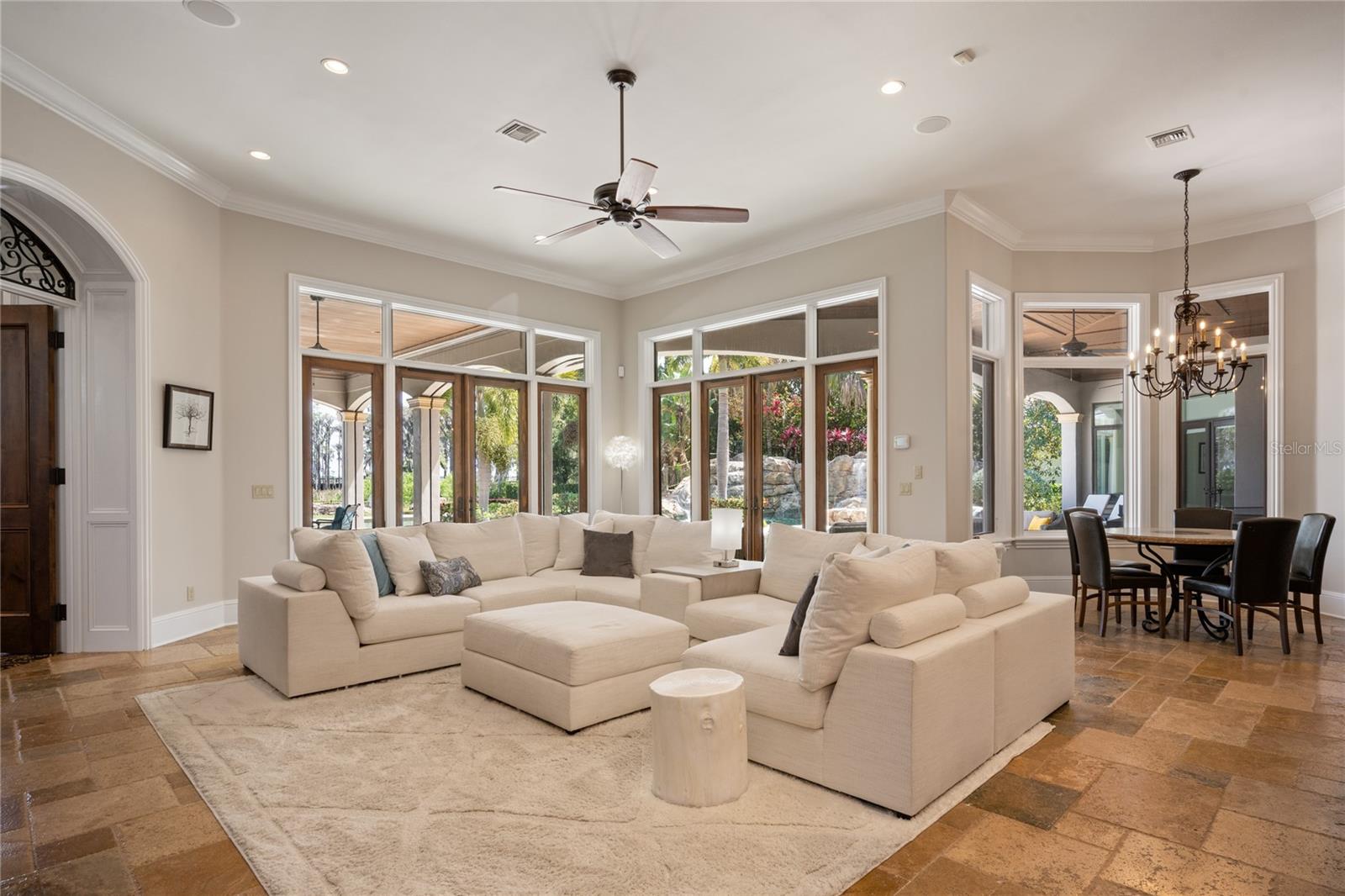 KEENES POINTE - Residential