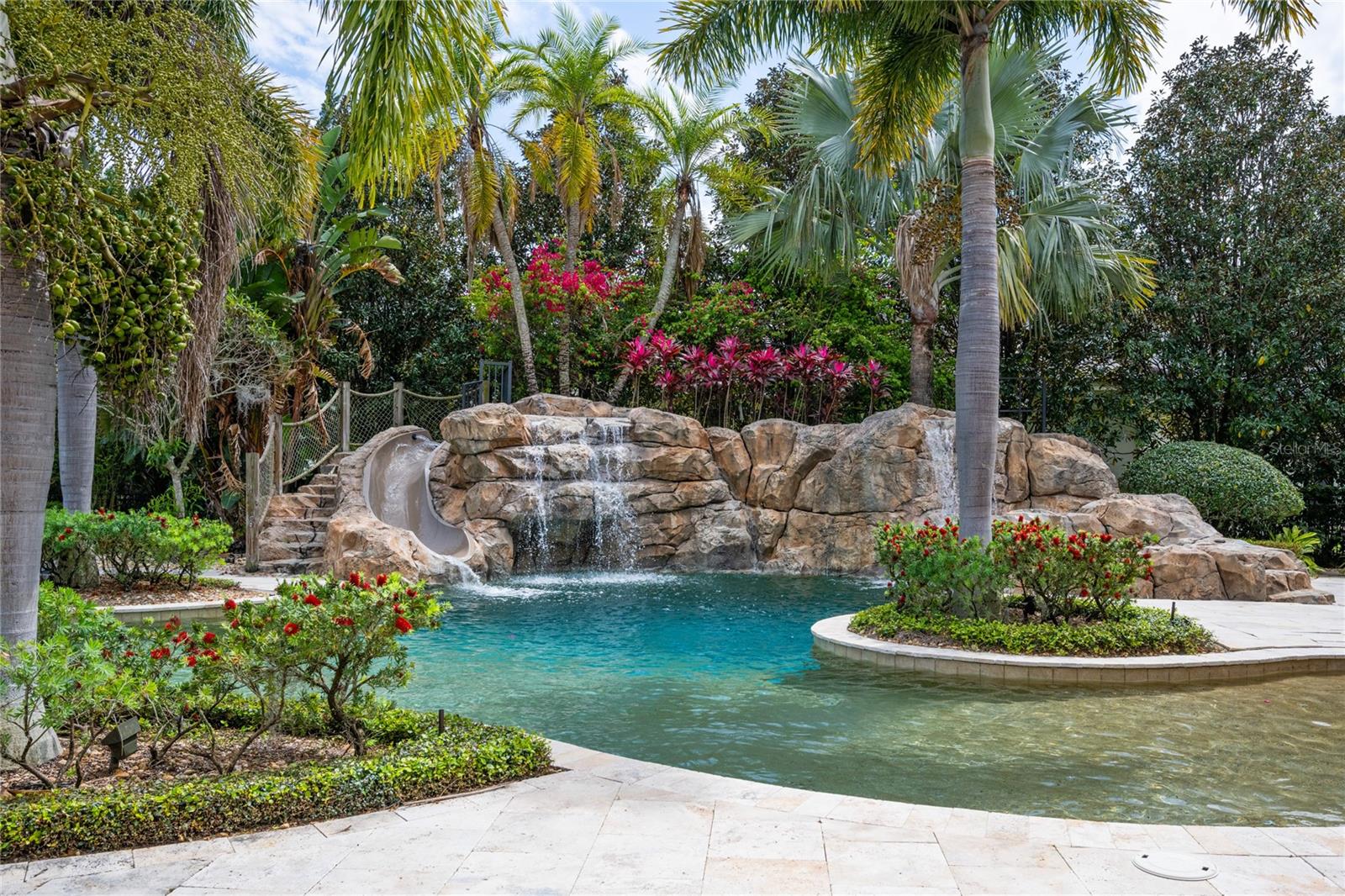 KEENES POINTE - Residential