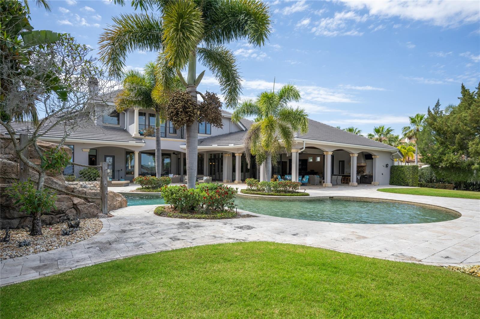 KEENES POINTE - Residential