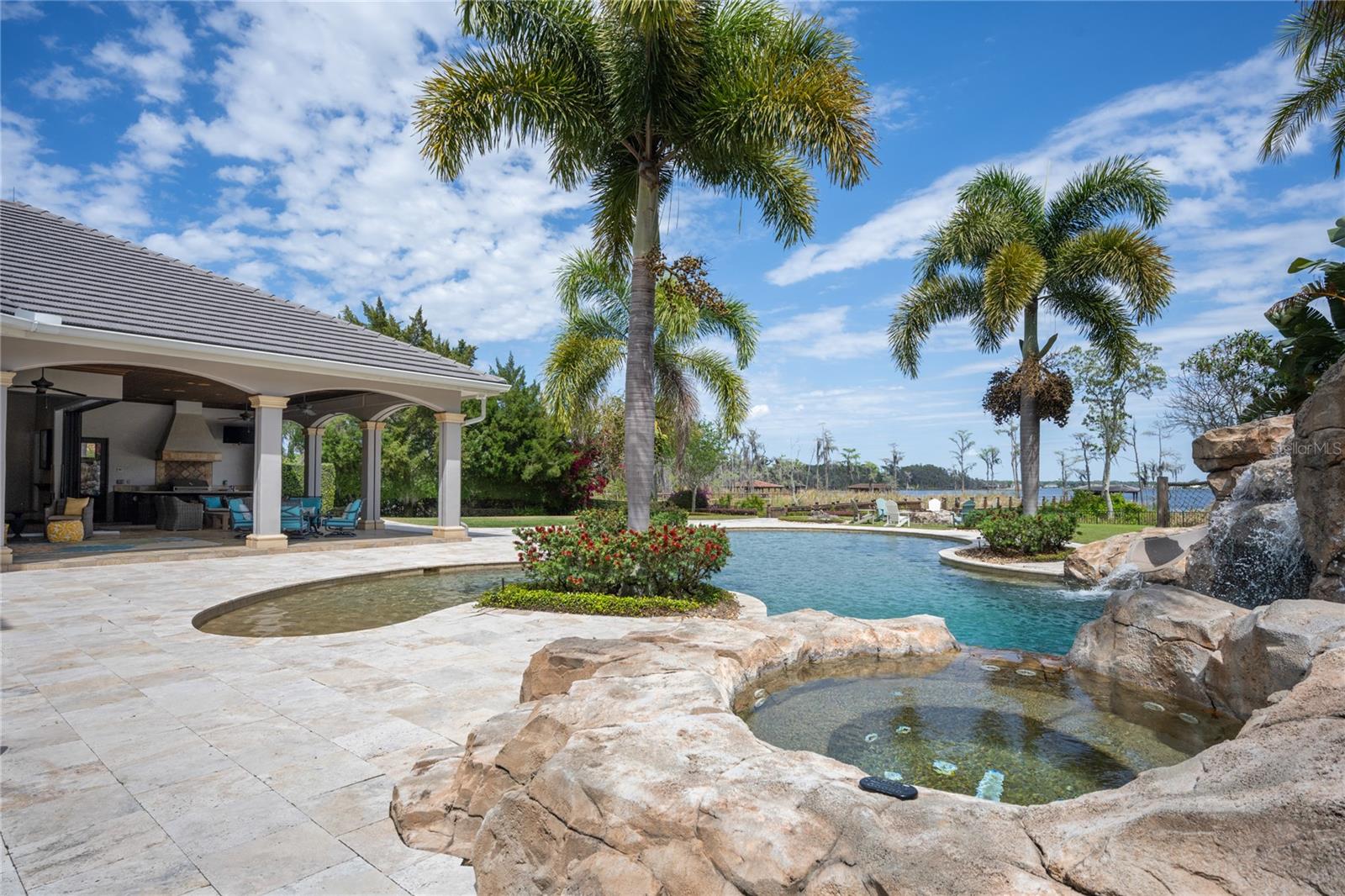KEENES POINTE - Residential