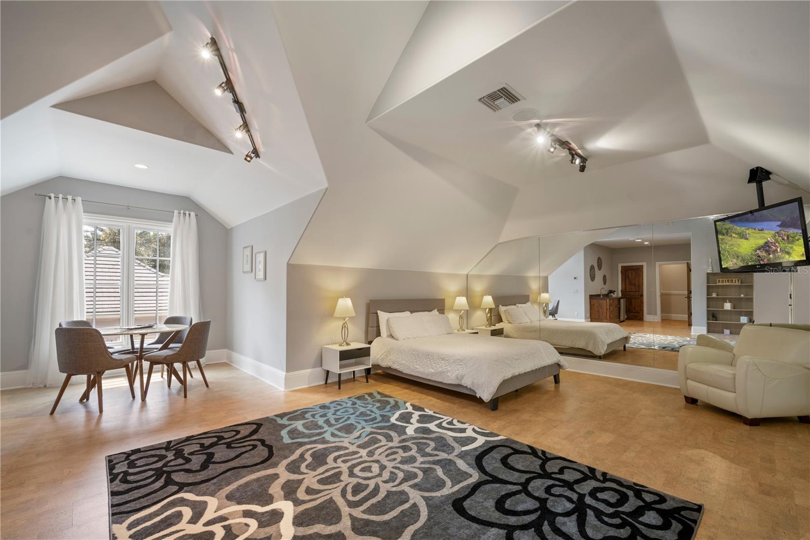 KEENES POINTE - Residential