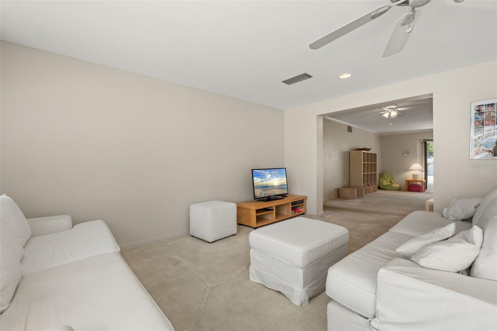 WHITFIELD ESTATES BLKS 14-23 & 26 - Residential