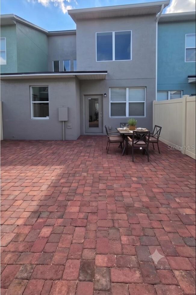 LEE VISTA SQUARE E - Residential