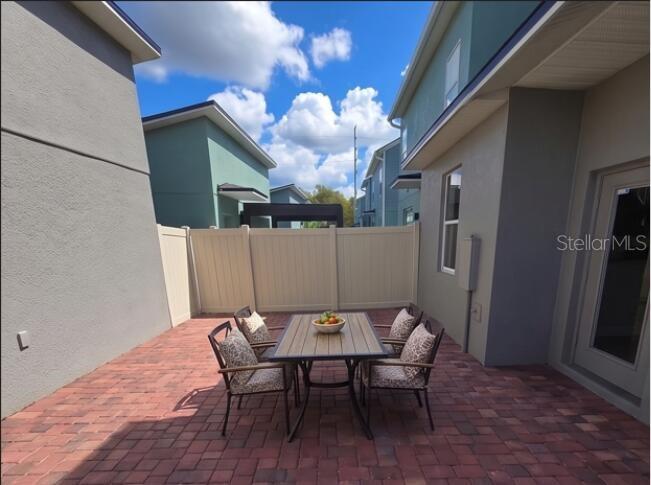 LEE VISTA SQUARE E - Residential
