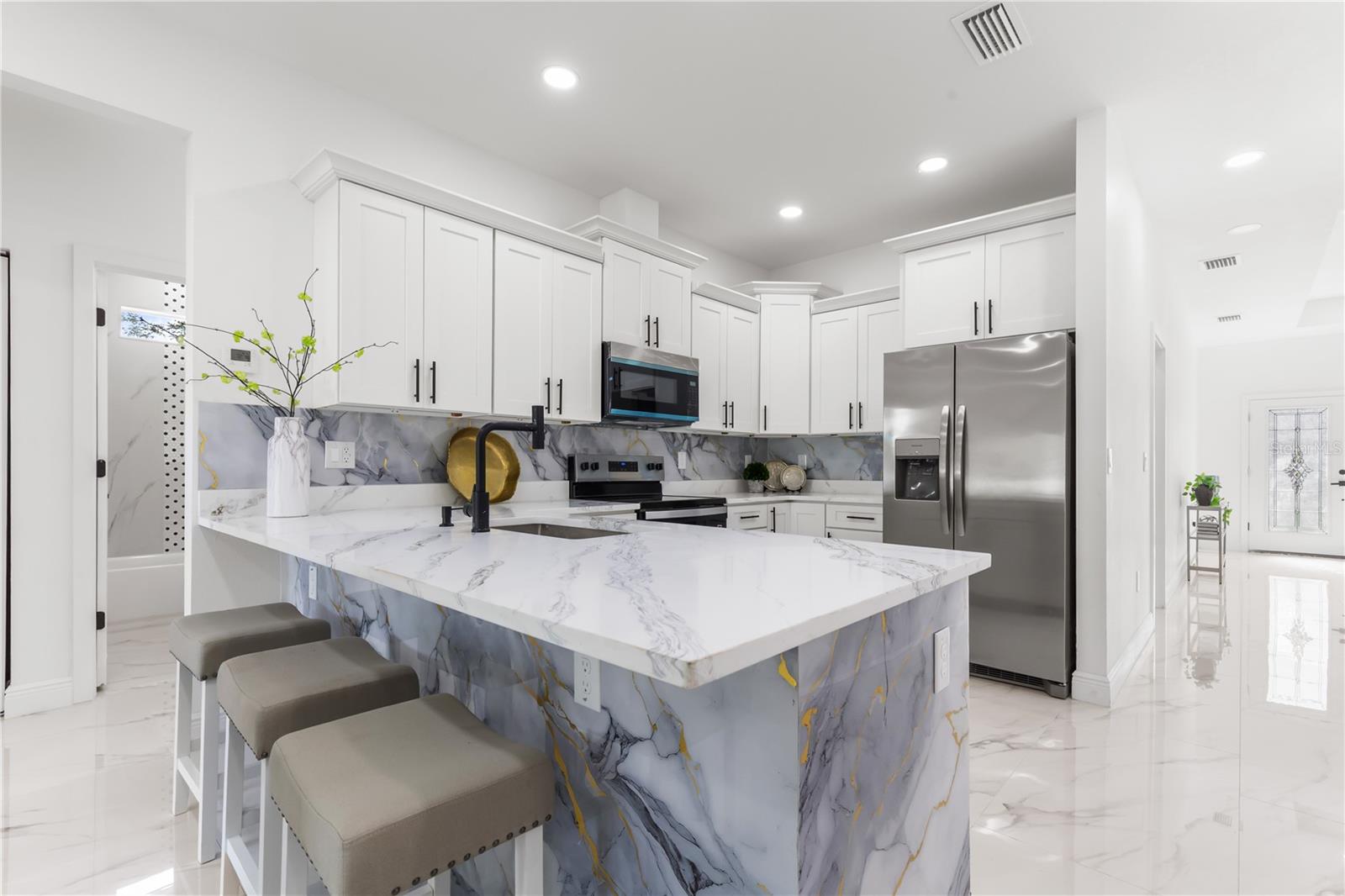 SILVER LAKE ESTATES - Residential