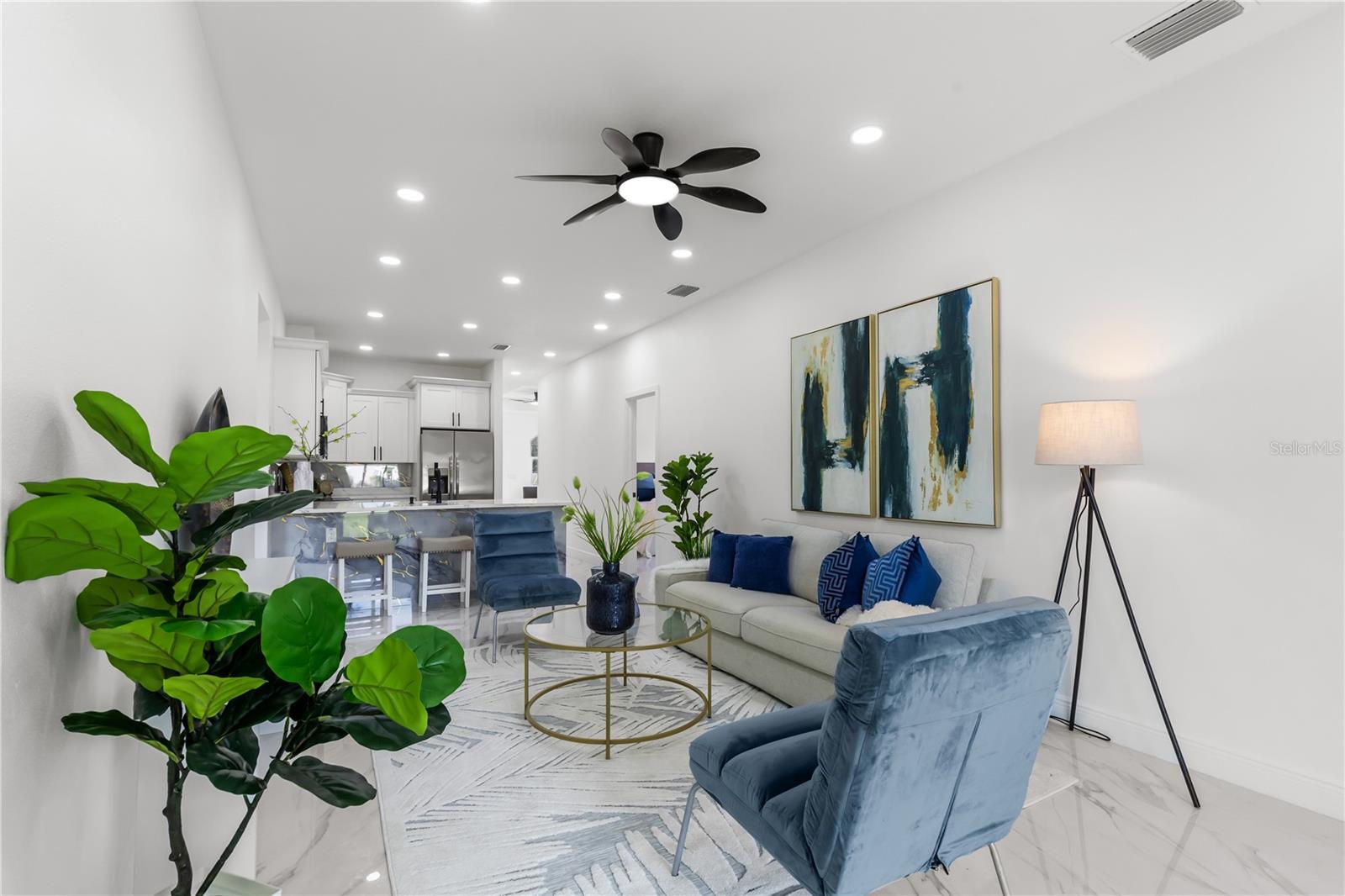 SILVER LAKE ESTATES - Residential