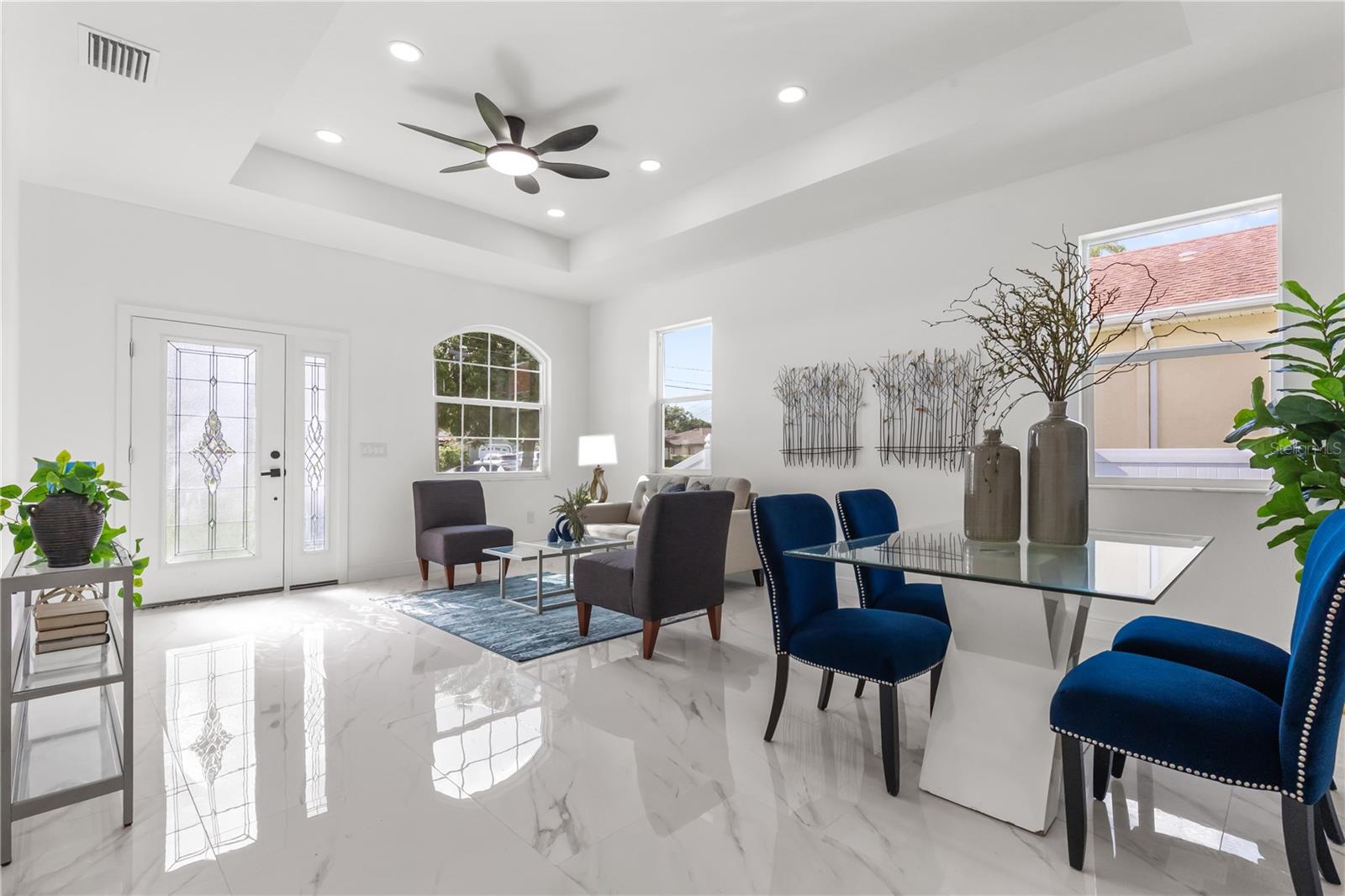 SILVER LAKE ESTATES - Residential