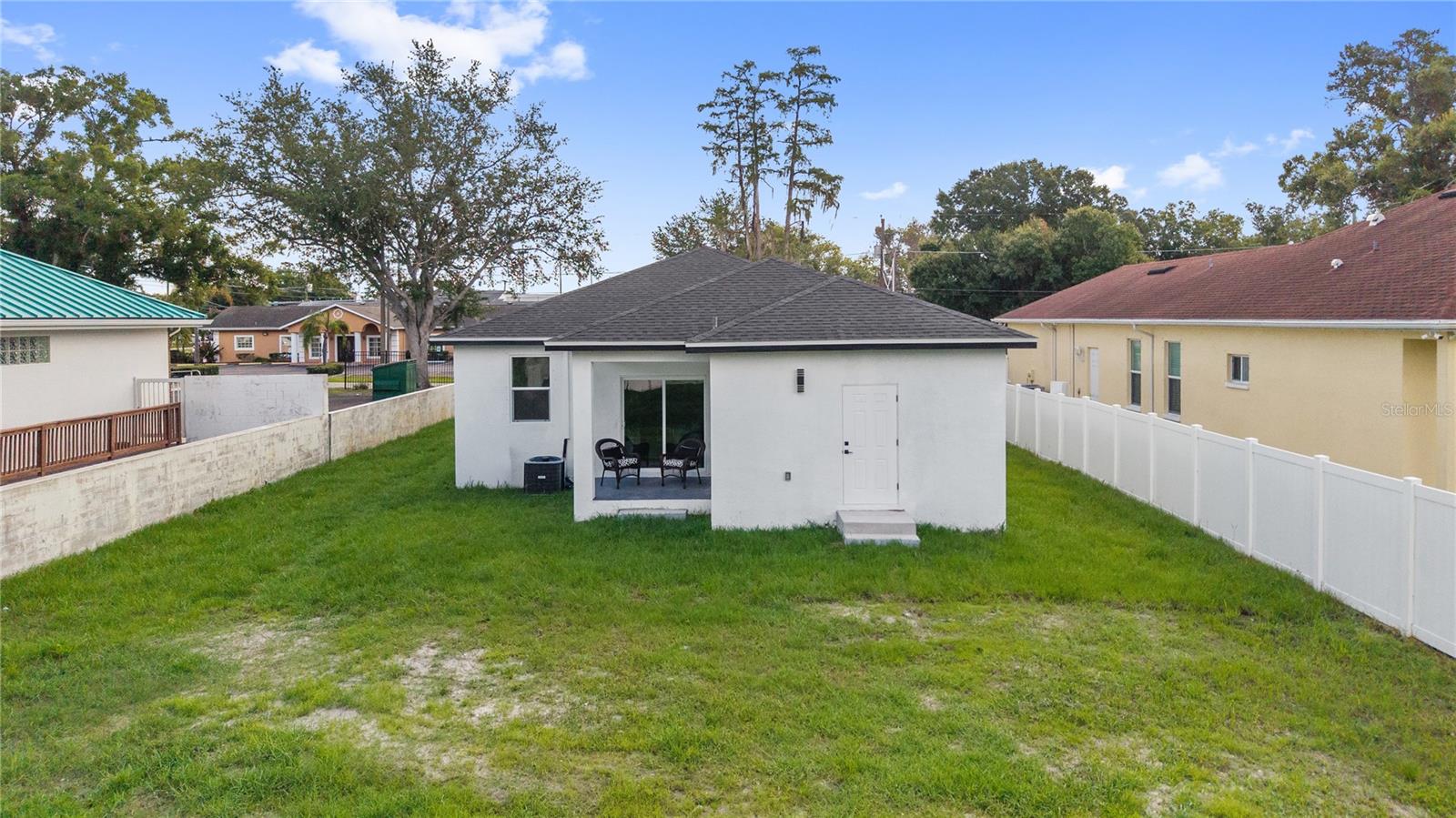 SILVER LAKE ESTATES - Residential