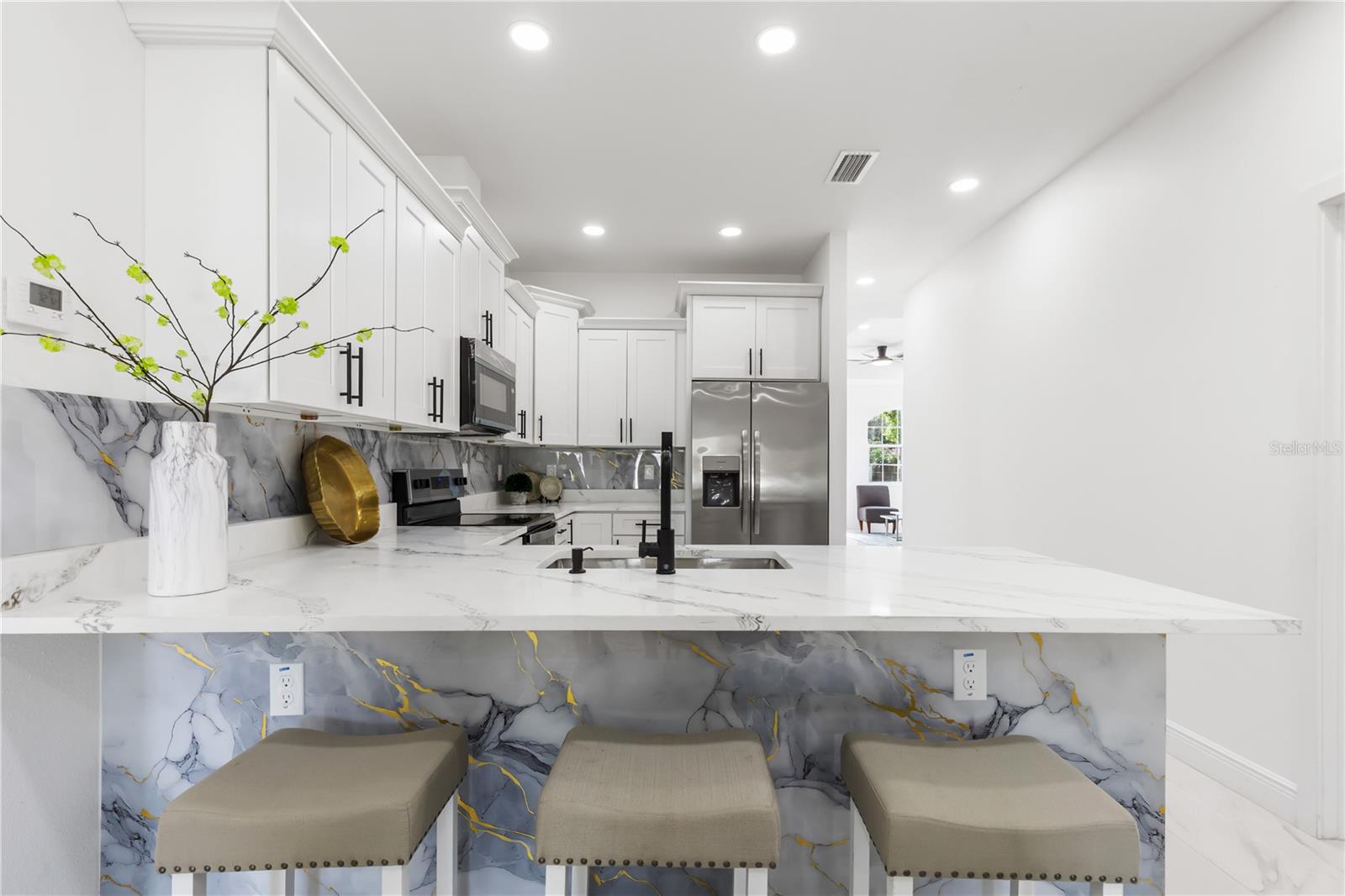SILVER LAKE ESTATES - Residential