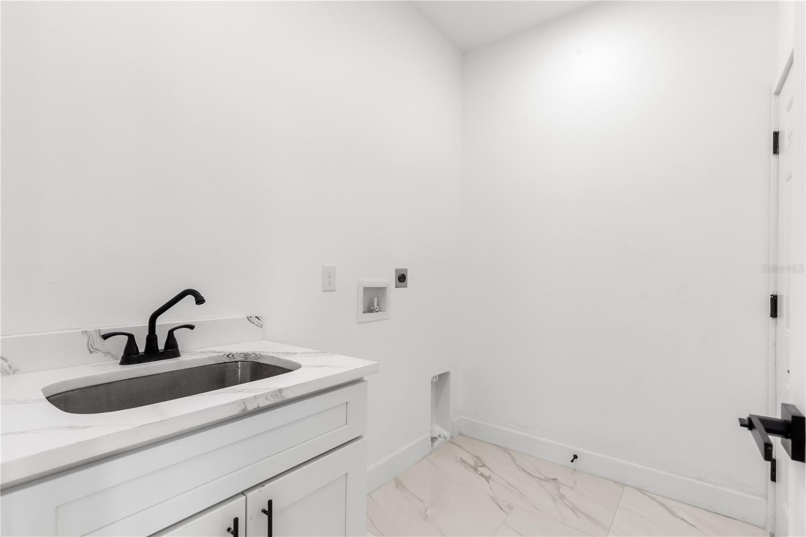 SILVER LAKE ESTATES - Residential