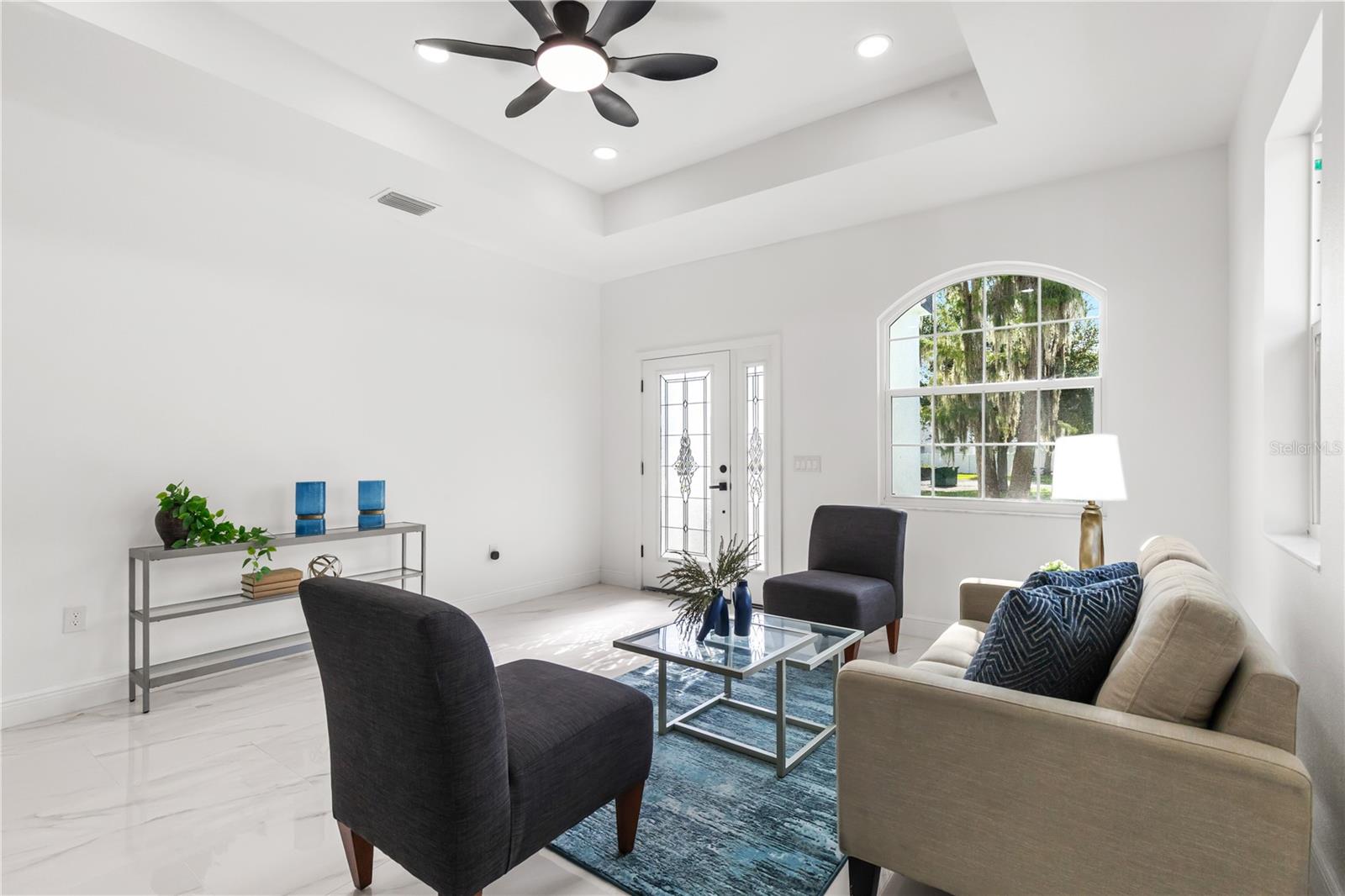 SILVER LAKE ESTATES - Residential