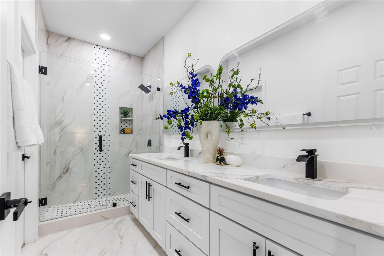 SILVER LAKE ESTATES - Residential